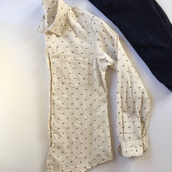 Fossil Tops - Fossil button down shirt medium oatmeal navy